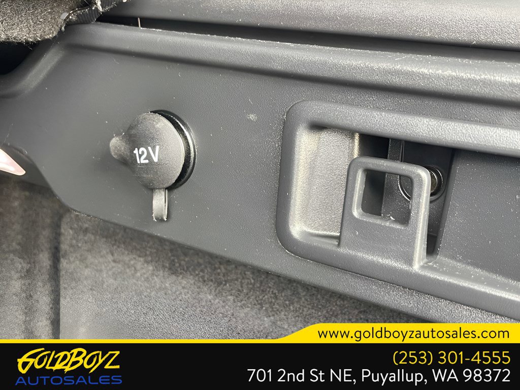 Used 2018 Jaguar F-PACE Premium image 17