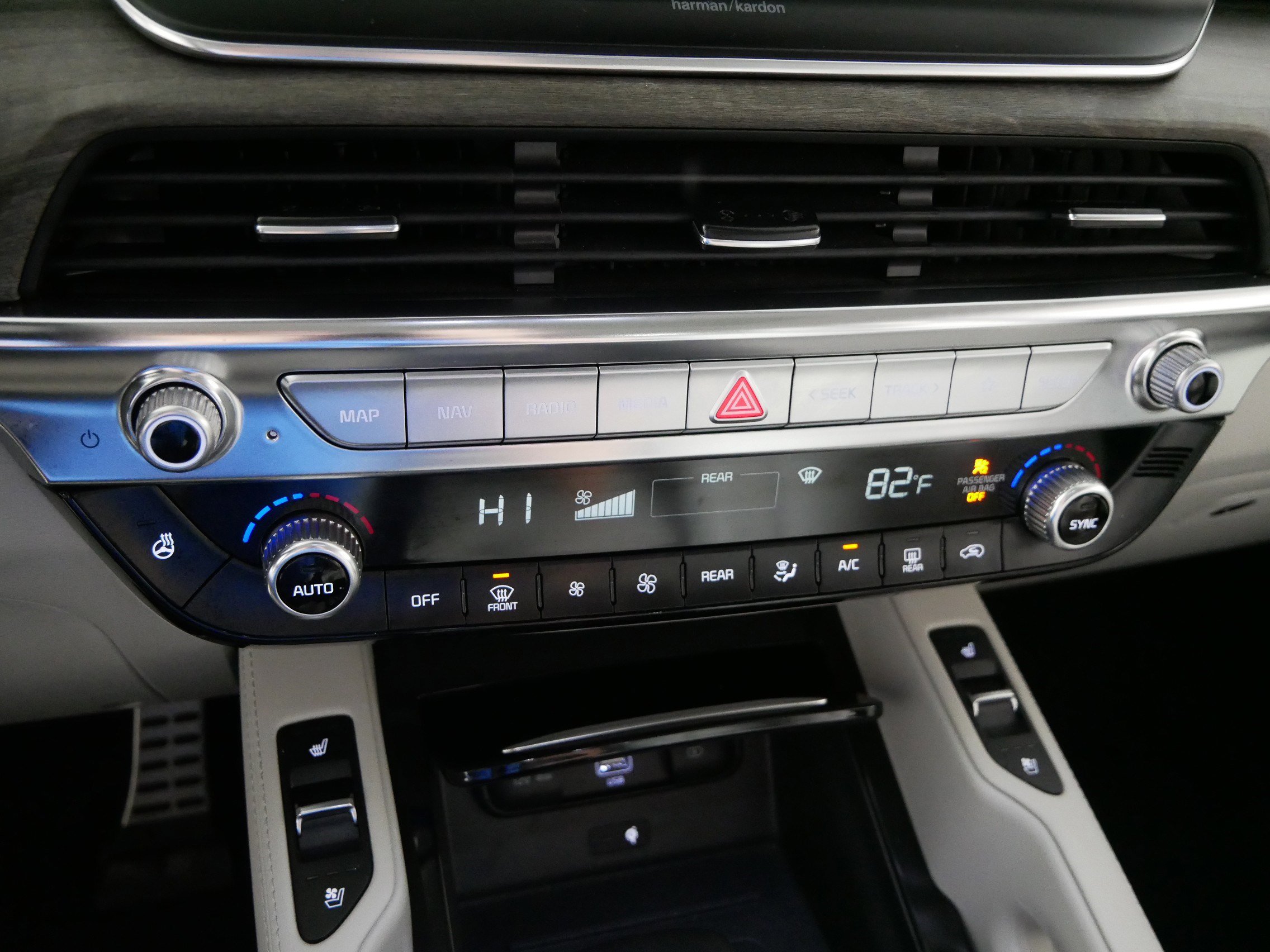 Used 2022 Kia Telluride SX w/ SX Prestige Package AWD/4WD image 22