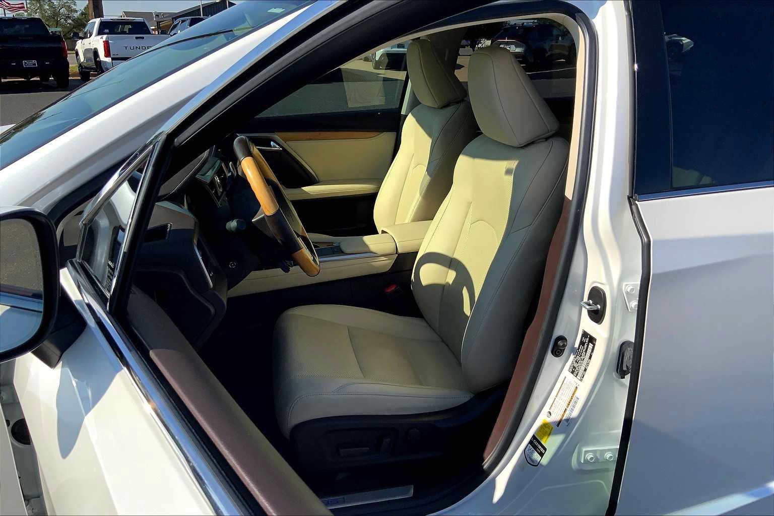 Used 2020 Lexus RX 450hL AWD w/ Premium Package image 7