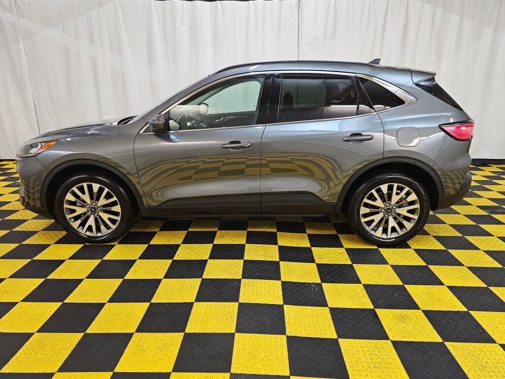 Used 2022 Ford Escape Titanium w/ Class II Trailer Tow Package image 6