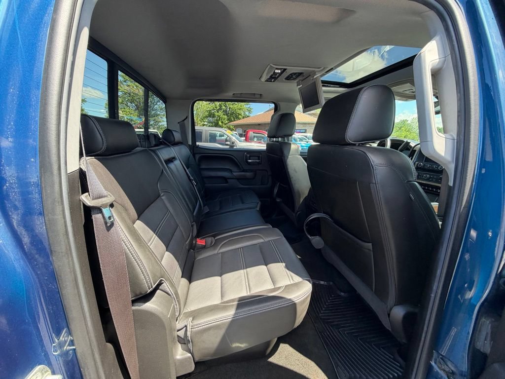 Used 2017 GMC Sierra 2500 Denali w/ Duramax Plus Package AWD/4WD image 28