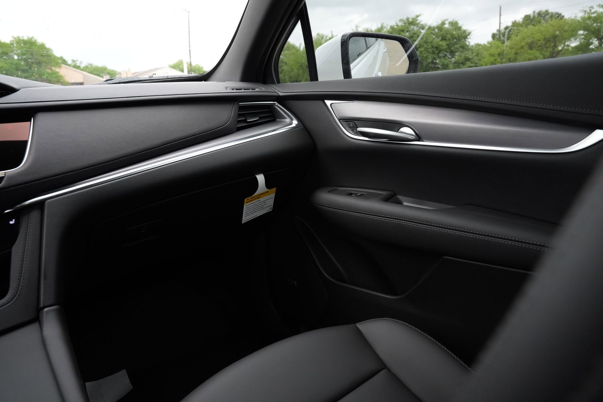 New 2026 Cadillac XT5 Luxury w/ LPO, Floor Liner Package image 8