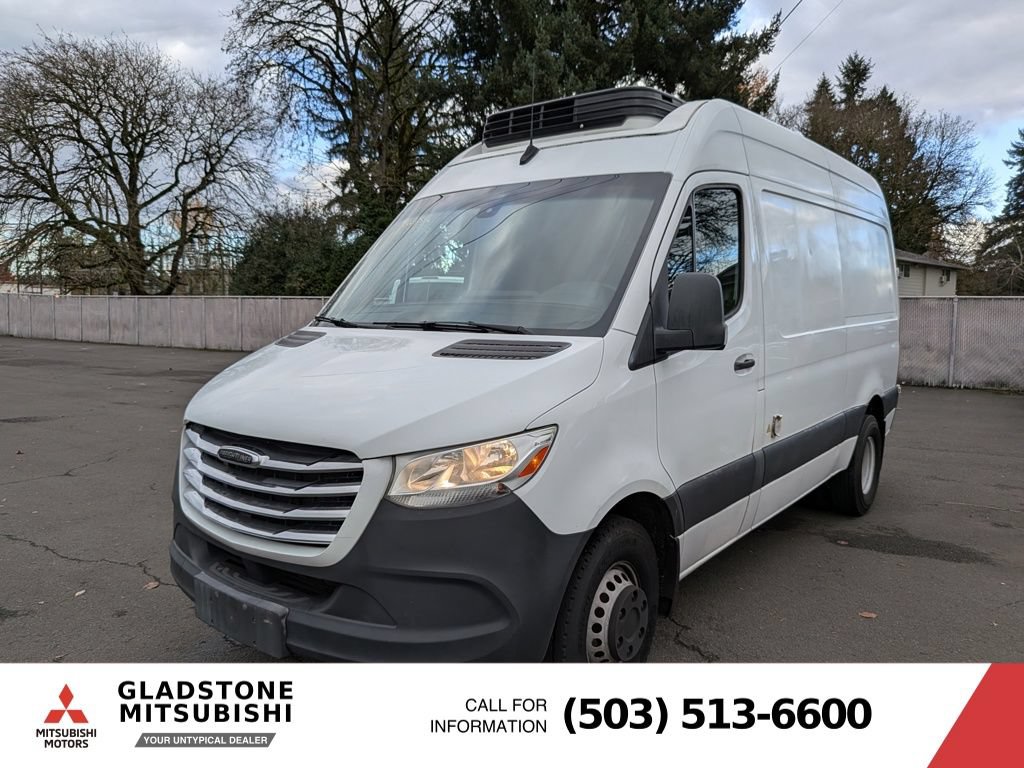 Used 2019 Freightliner Sprinter 2500 RWD image 4