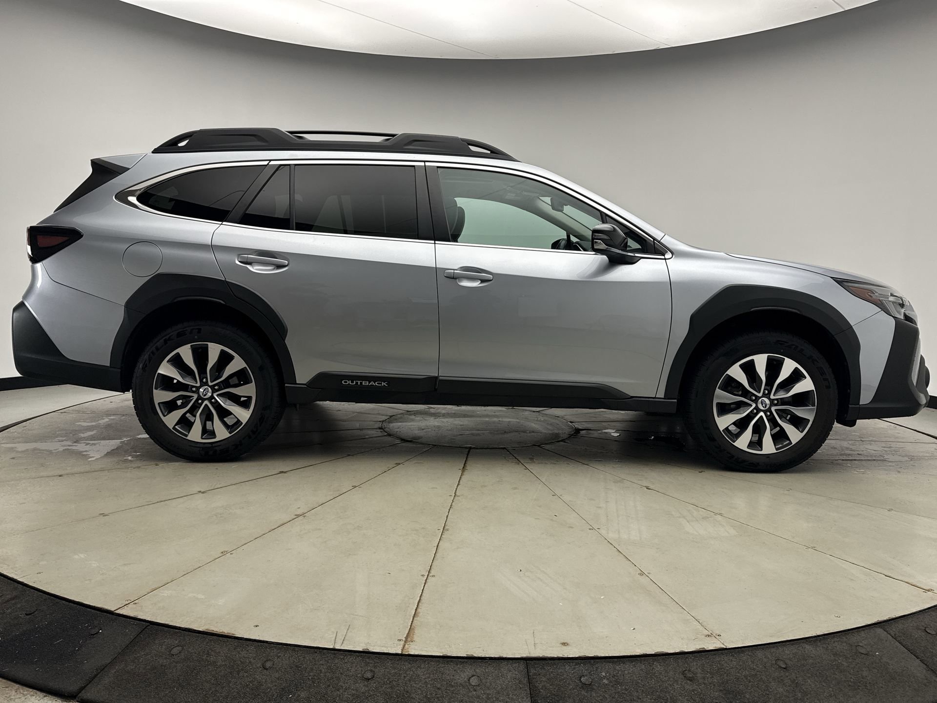 Used 2023 Subaru Outback Limited XT AWD/4WD image 6