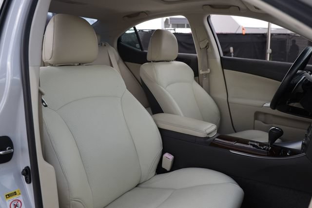 Used 2010 Lexus IS 250 w/ Preferred Accessory Package RWD image 19