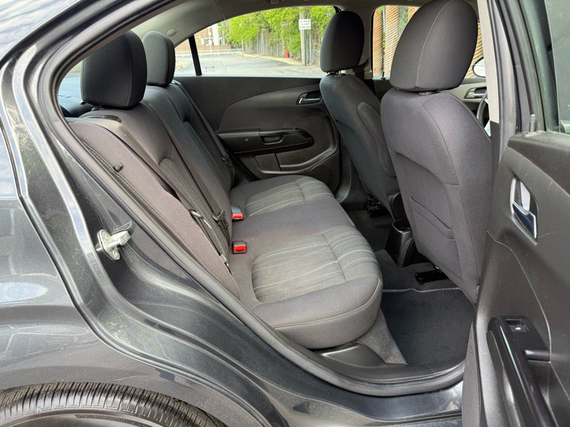 Used 2020 Chevrolet Sonic LT image 29