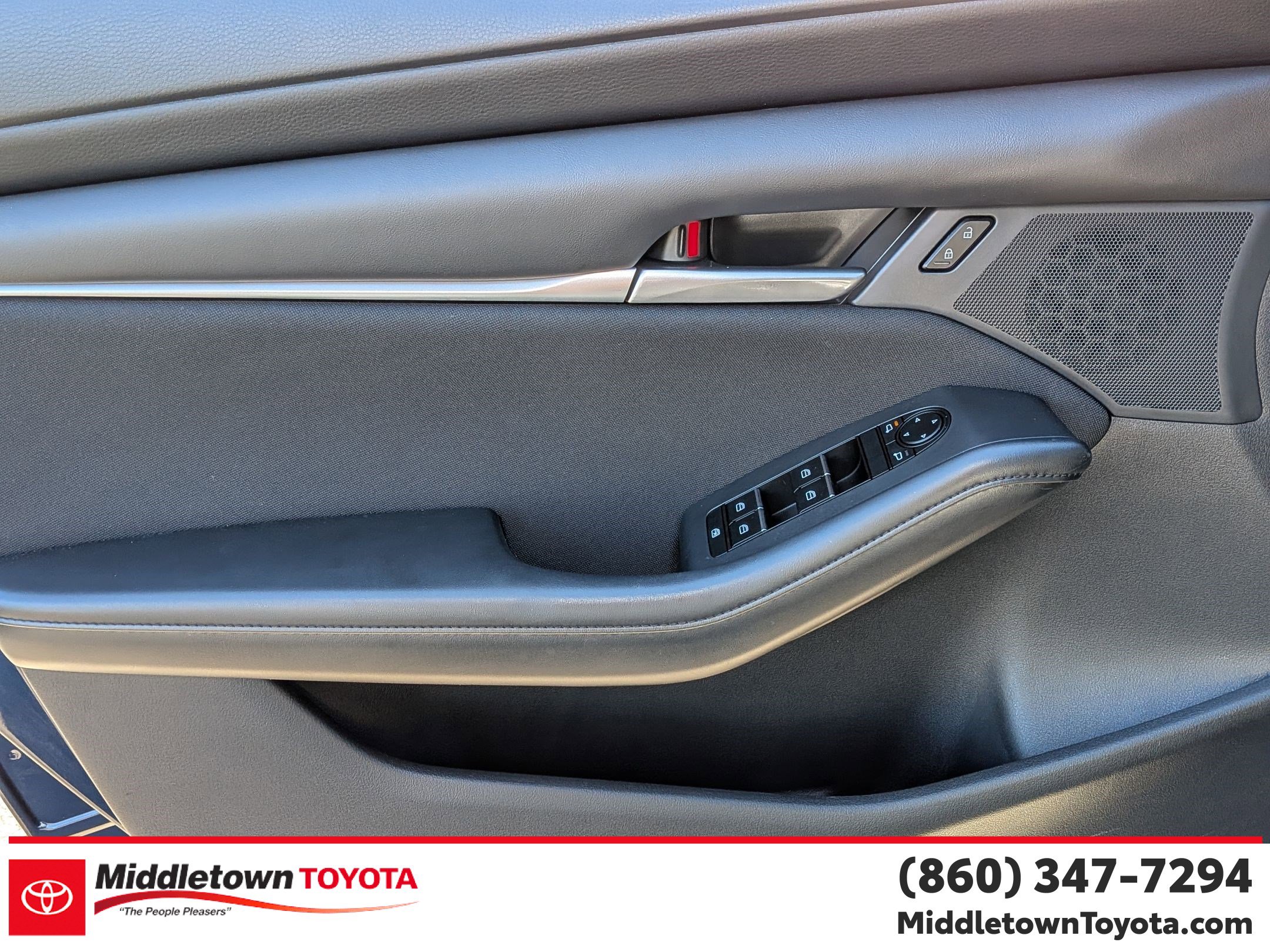 Used 2024 MAZDA MAZDA3 s FWD image 8