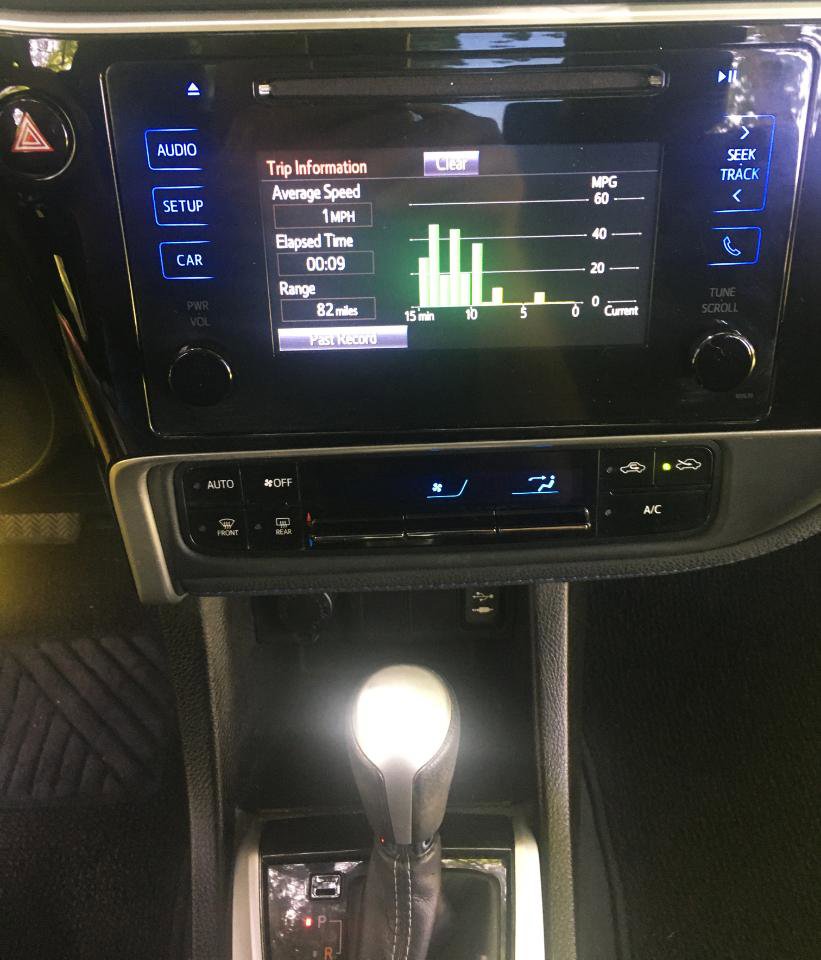 Used 2017 Toyota Corolla SE FWD image 24