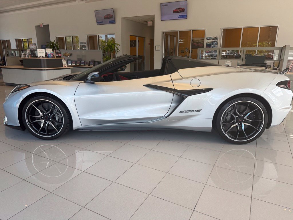 New 2027 Chevrolet Corvette Grand Sport w/ Z52 Sport Performance Package RWD image 3