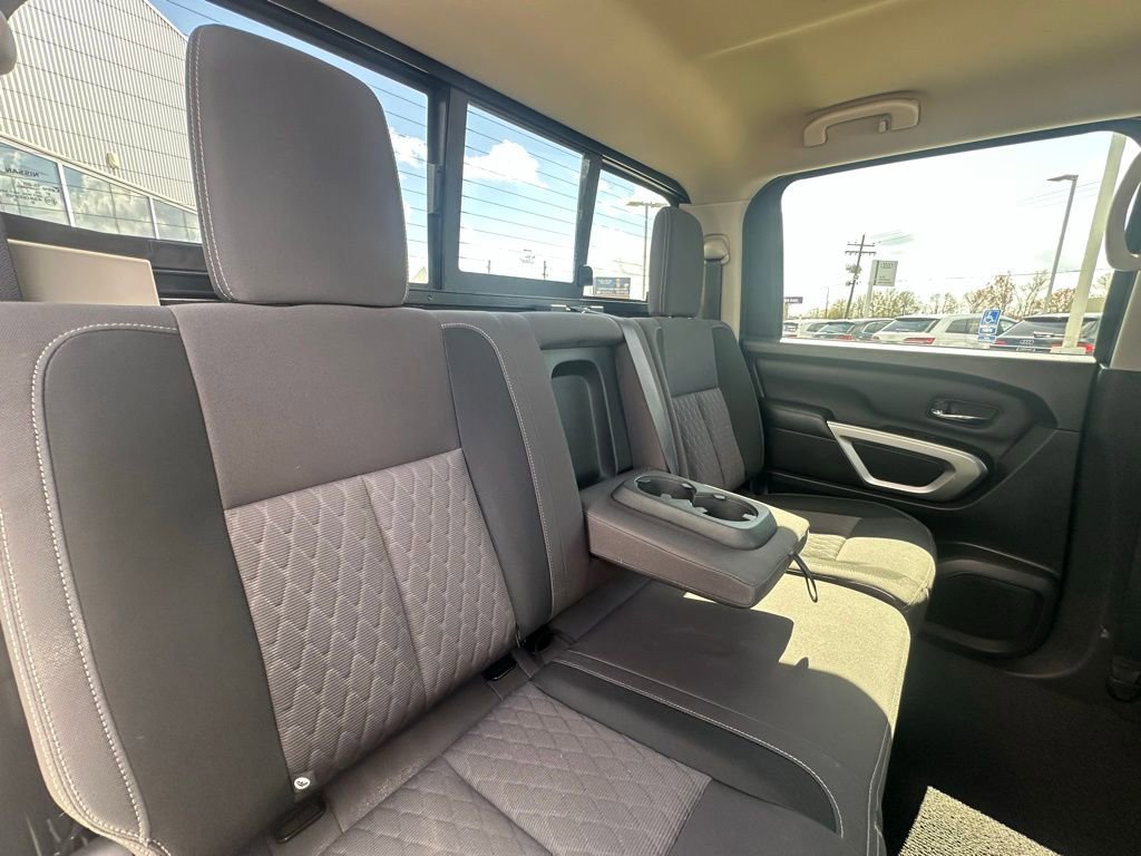 Used 2021 Nissan Titan SV w/ SV Convenience Package image 29