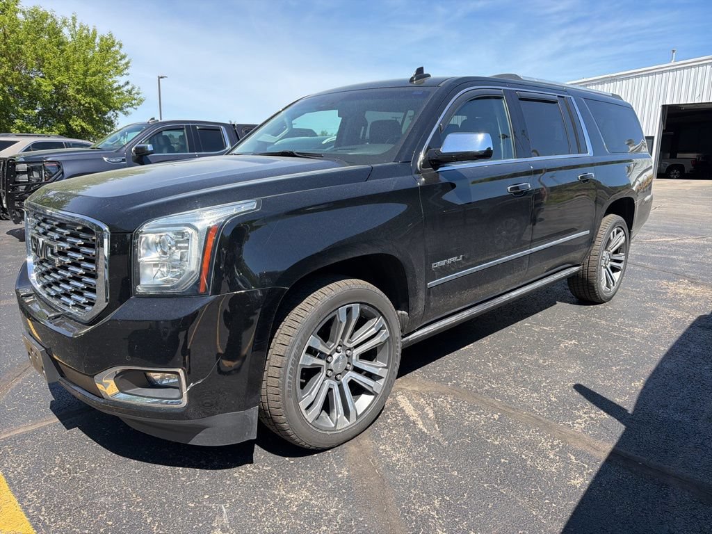 Certified 2019 GMC Yukon XL Denali w/ Denali Ultimate Package AWD/4WD image 1