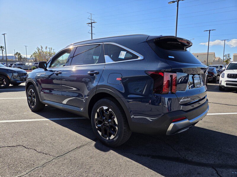 New 2026 Kia Sorento S image 4