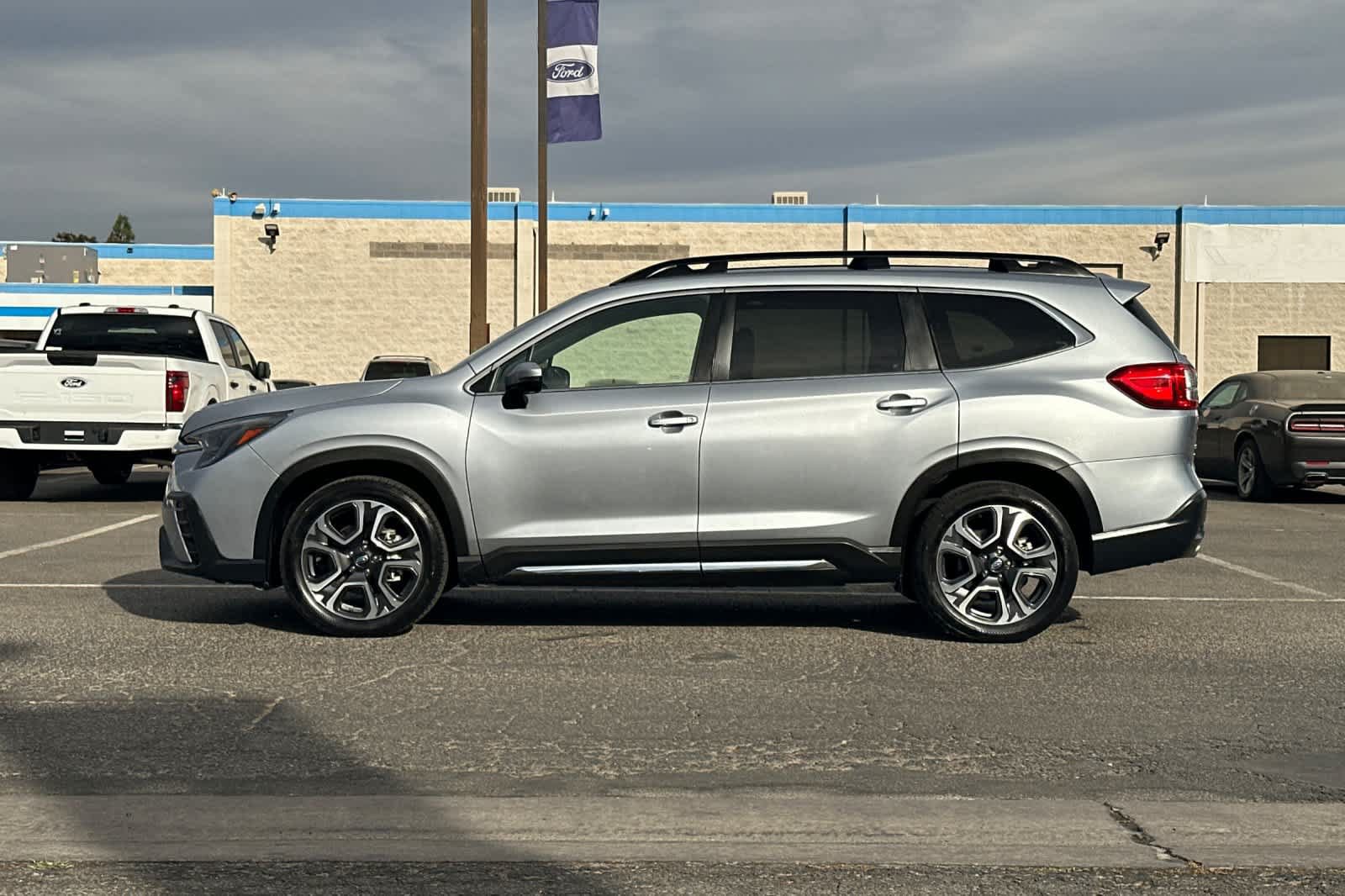 Used 2023 Subaru Ascent Limited AWD/4WD image 6