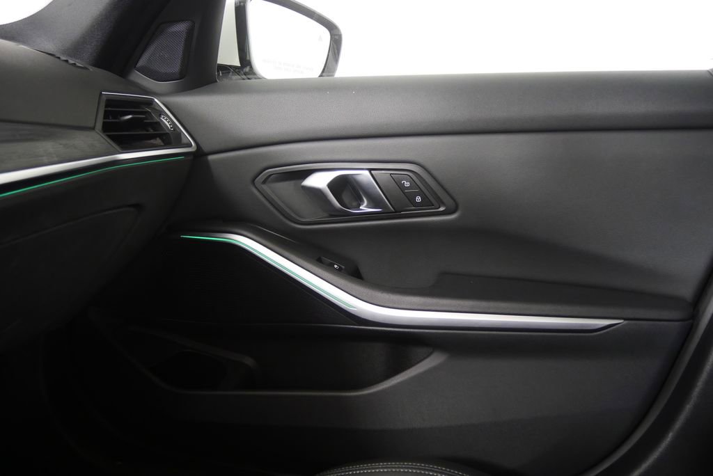 Used 2024 BMW 330i Sedan image 27