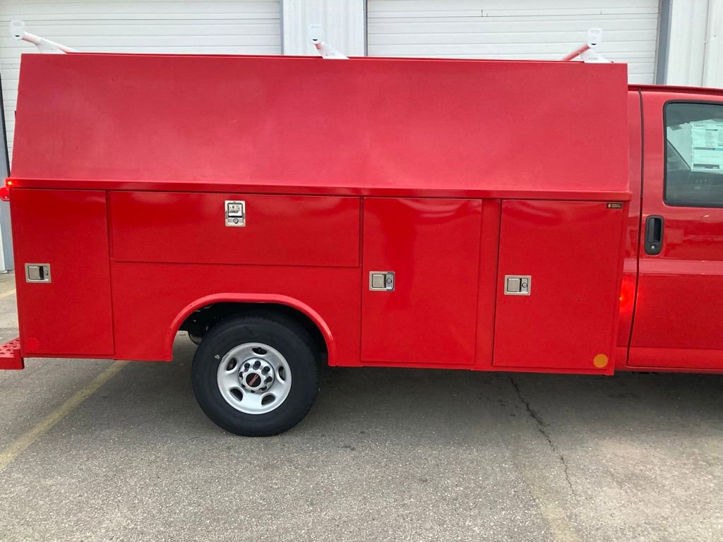 New 2025 GMC Savana 3500 w/ Power Convenience Package image 5