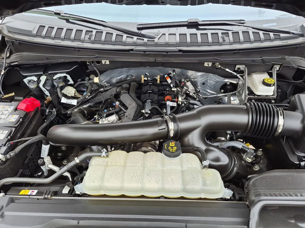 Used 2025 Ford Expedition Active AWD/4WD image 26