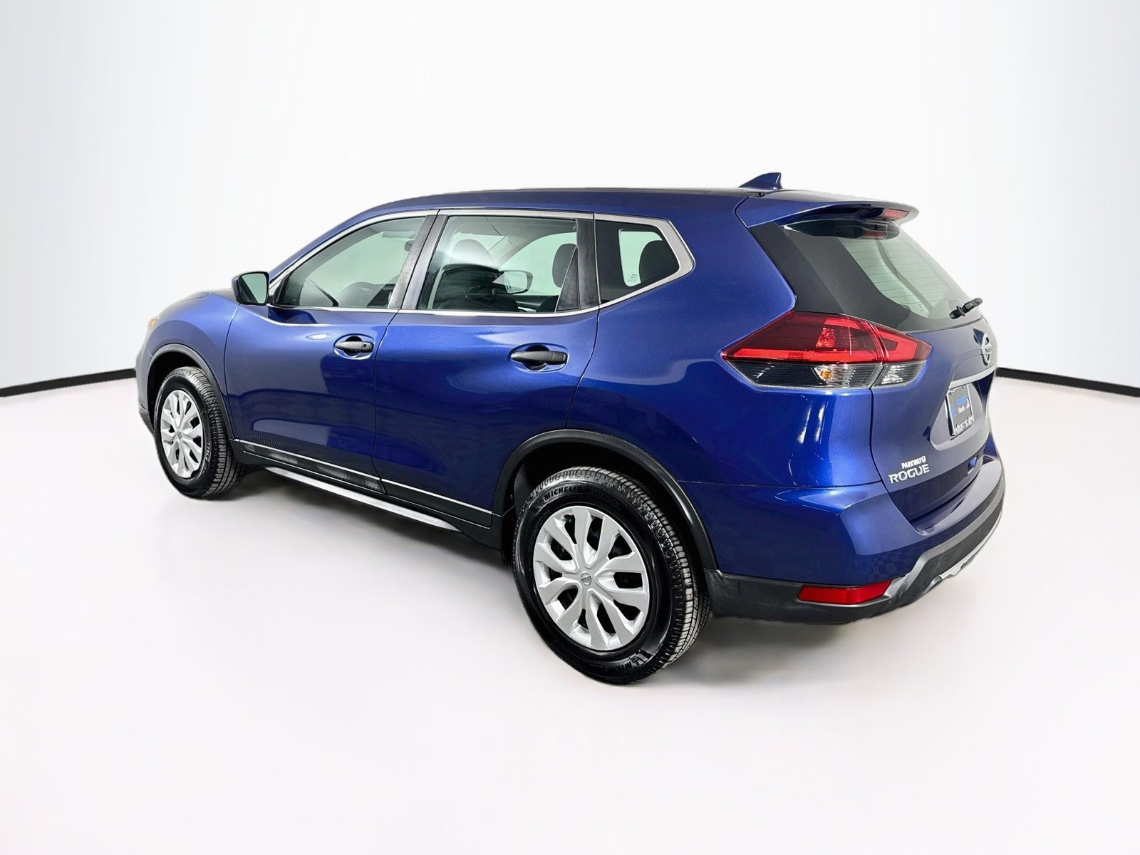 Used 2018 Nissan Rogue S AWD/4WD image 6