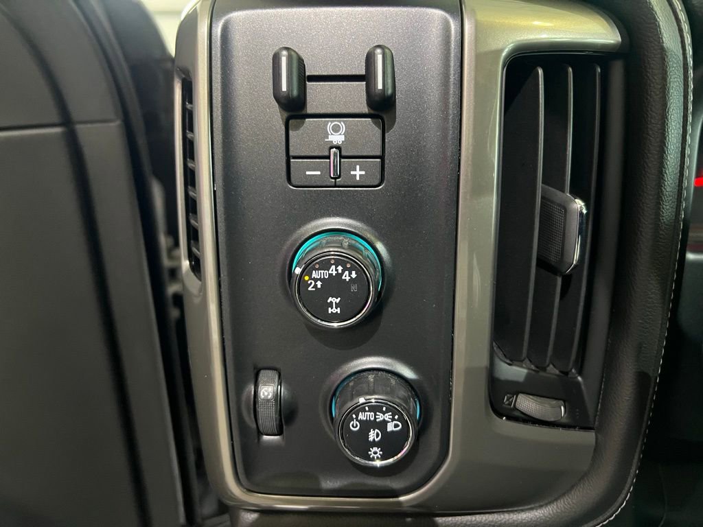 Used 2018 Chevrolet Silverado 1500 High Country AWD/4WD image 16