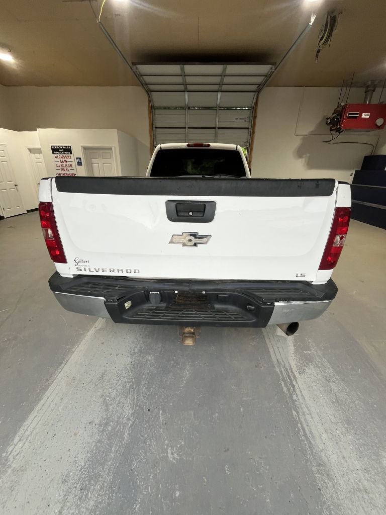 Used 2008 Chevrolet Silverado 2500 W/T RWD image 4