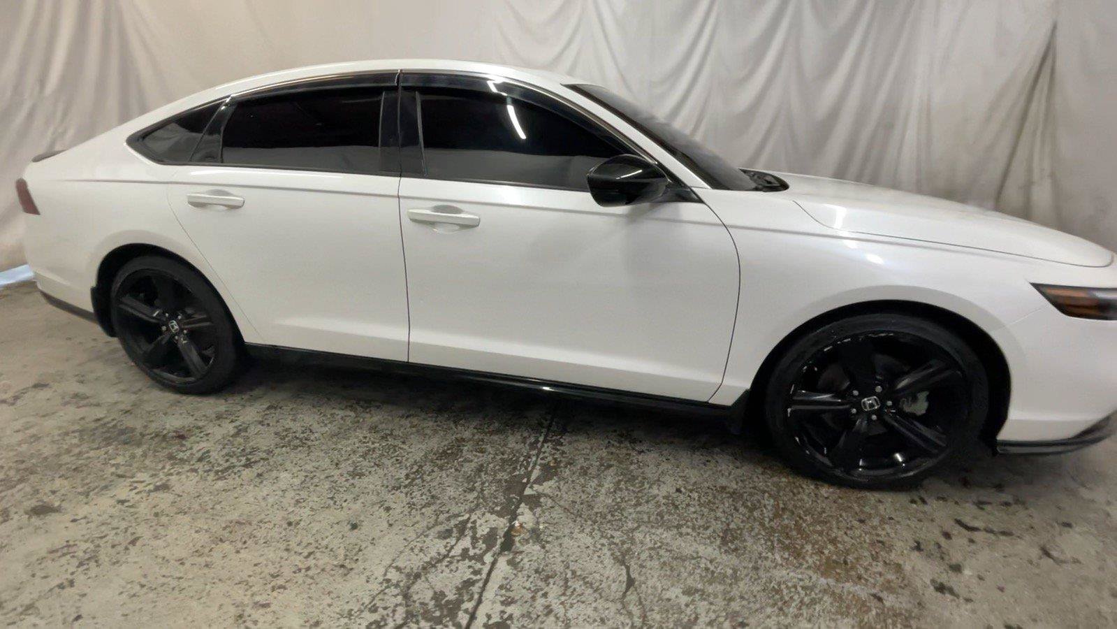 Used 2023 Honda Accord Sport image 4