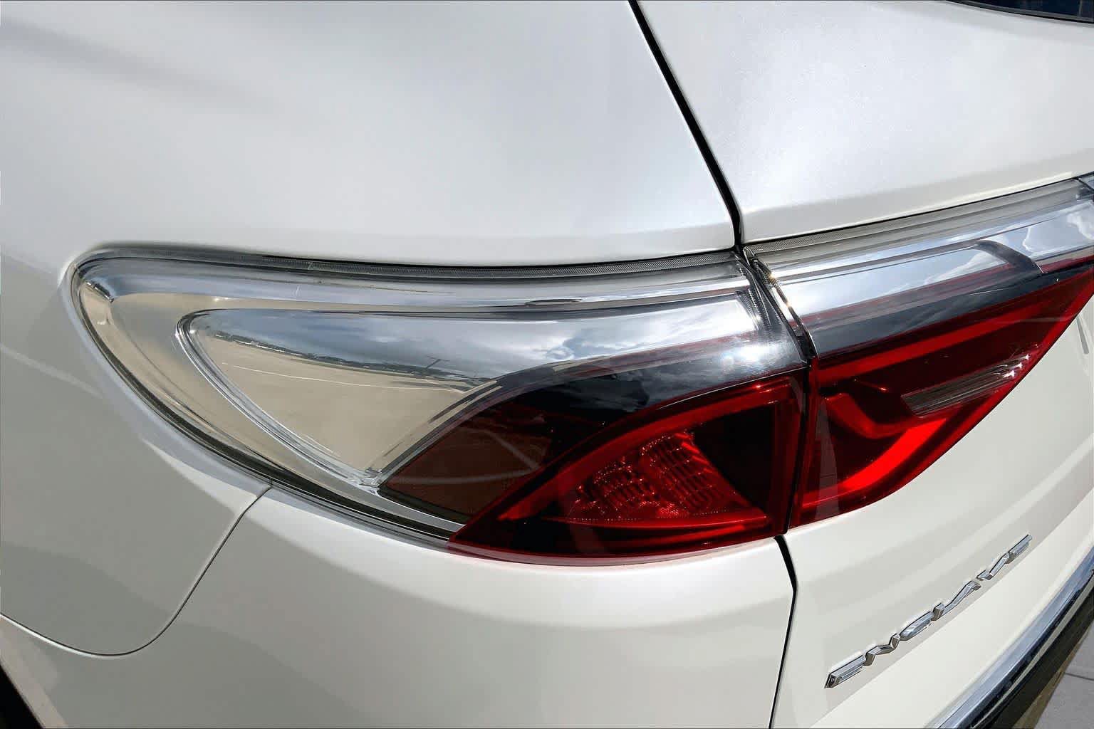 Certified 2022 Buick Enclave Essence w/ Sport Touring Edition FWD image 27