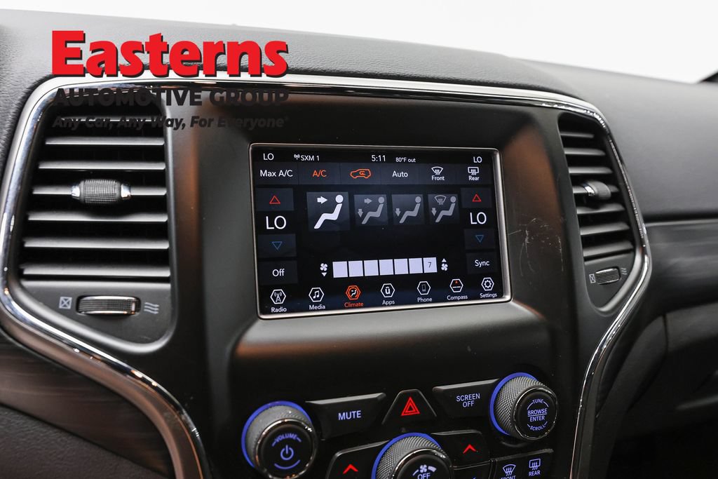 Used 2020 Jeep Grand Cherokee Laredo AWD/4WD image 18