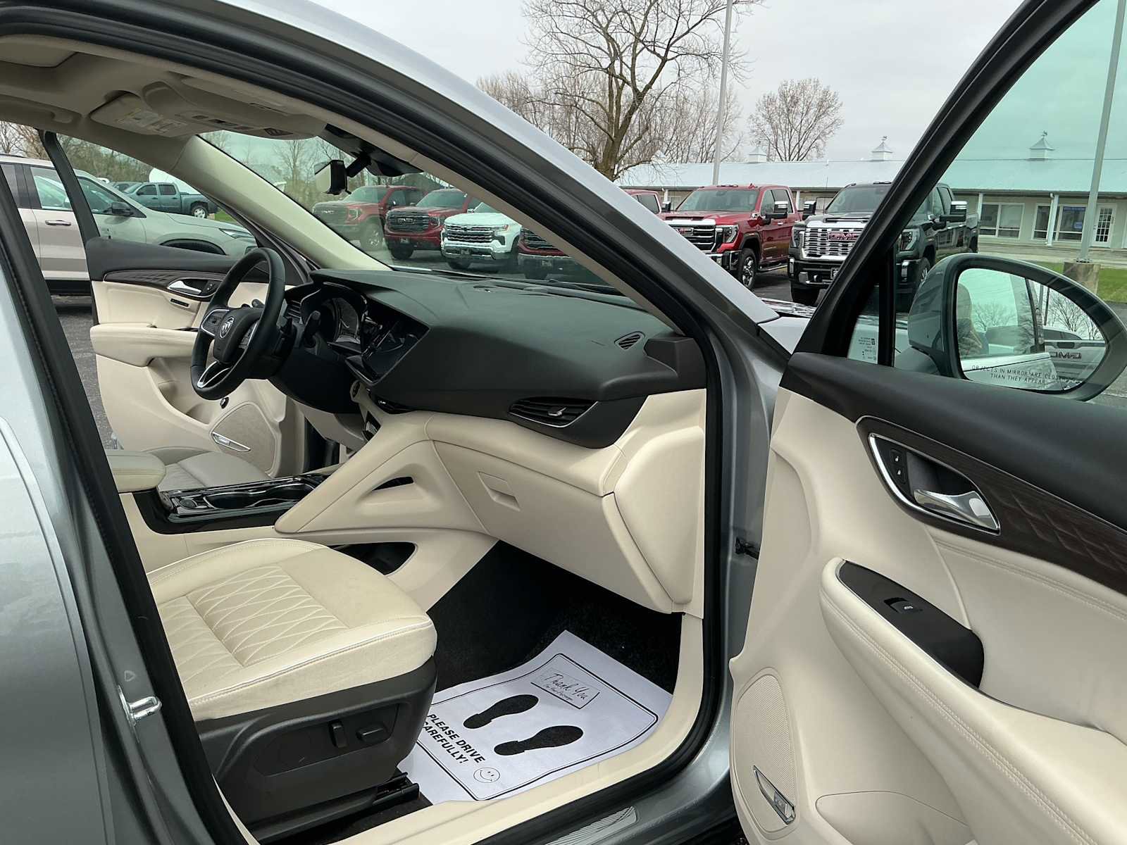 Used 2023 Buick Envision Avenir image 26