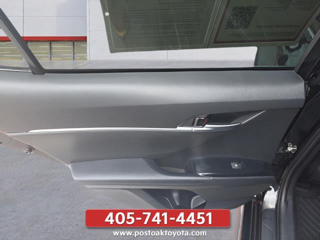Used 2020 Toyota Camry SE FWD image 23