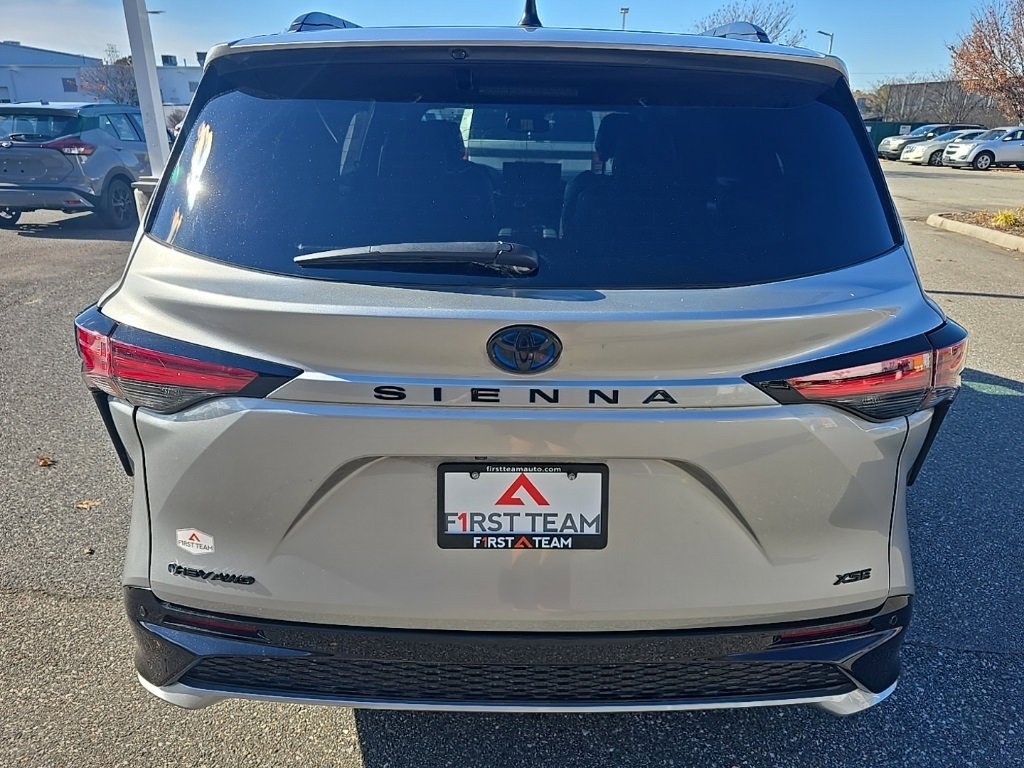 Used 2025 Toyota Sienna XSE image 6