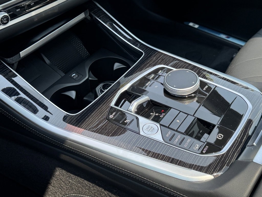 Used 2026 BMW X5 xDrive40i w/ M Sport Package image 11