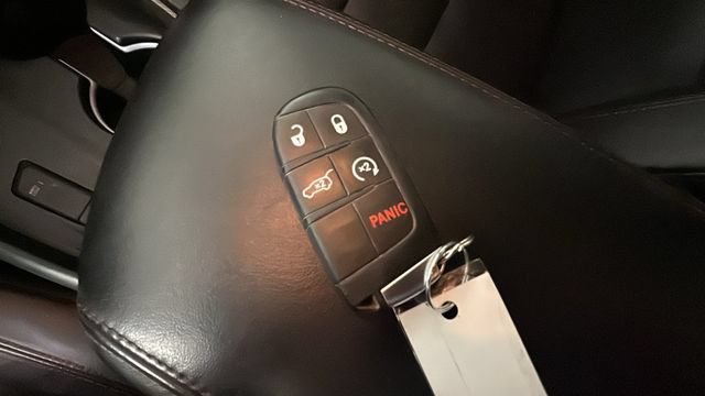 Used 2022 Dodge Durango R/T w/ Blacktop Package AWD/4WD image 19