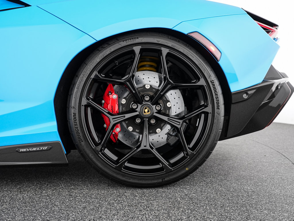Used 2026 Lamborghini Revuelto AWD/4WD image 31
