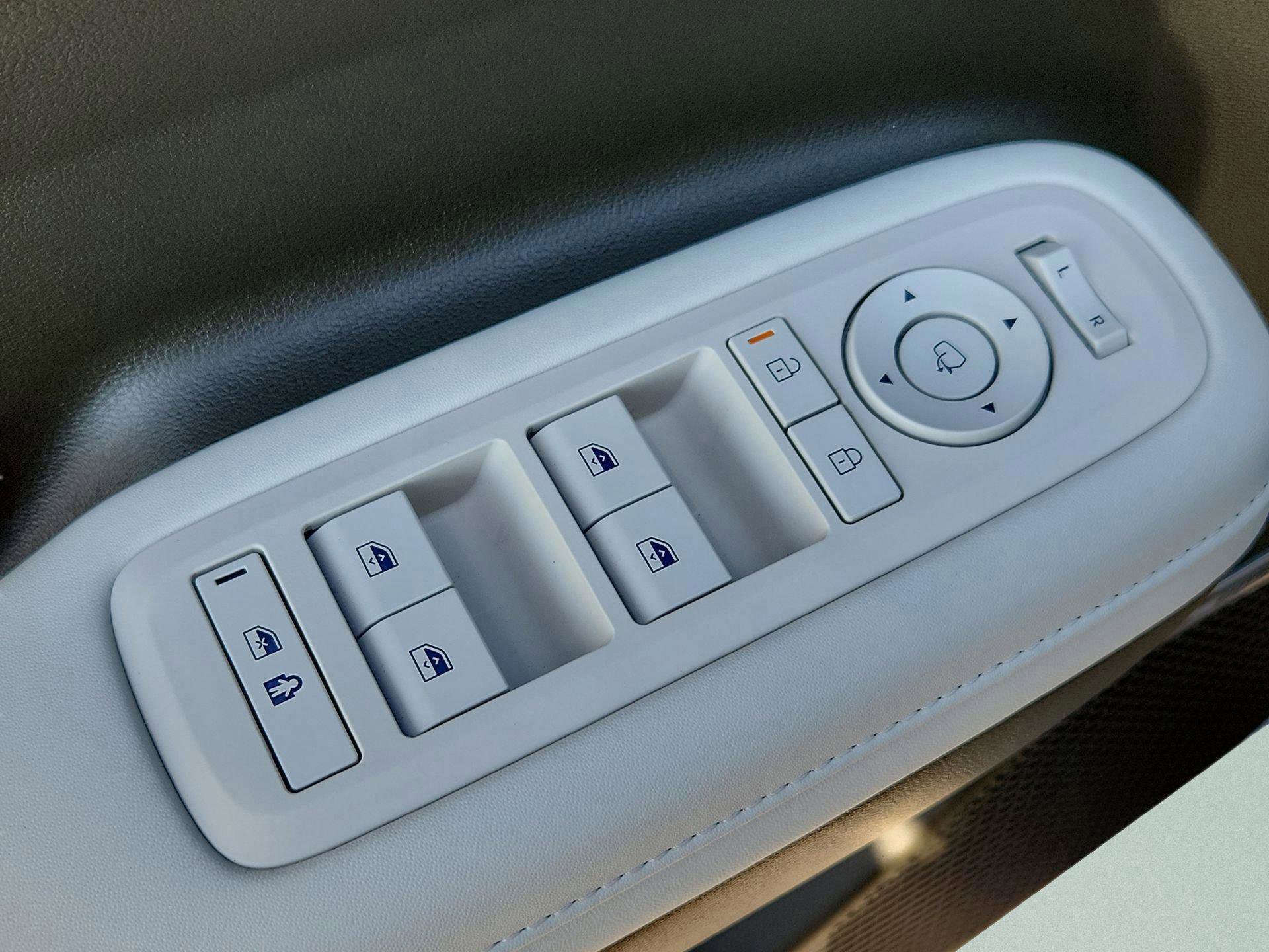 Used 2025 Hyundai Santa Fe Calligraphy image 16