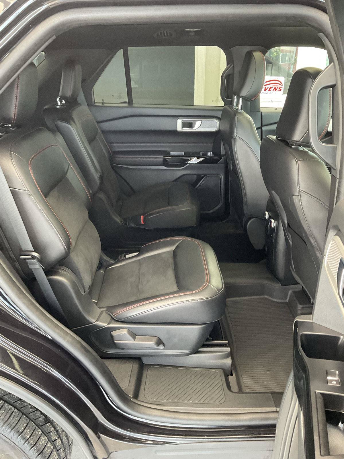 Used 2022 Ford Explorer ST-Line w/ Class IV Trailer Tow Package AWD/4WD image 14