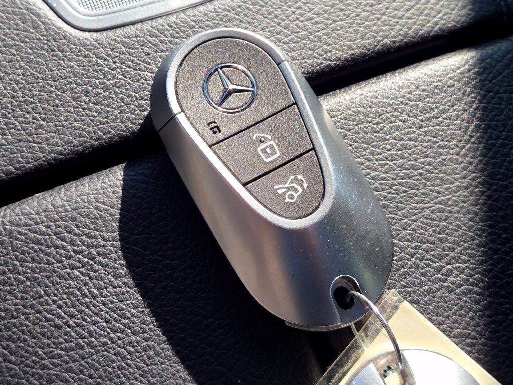 Certified 2023 Mercedes-Benz EQE 500 4MATIC SUV image 38