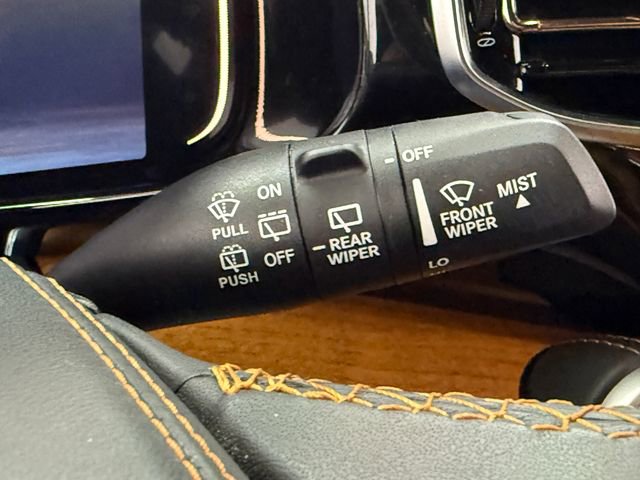 Used 2022 Jeep Grand Wagoneer Series III w/ Rear Seat Video Group 1 AWD/4WD image 13