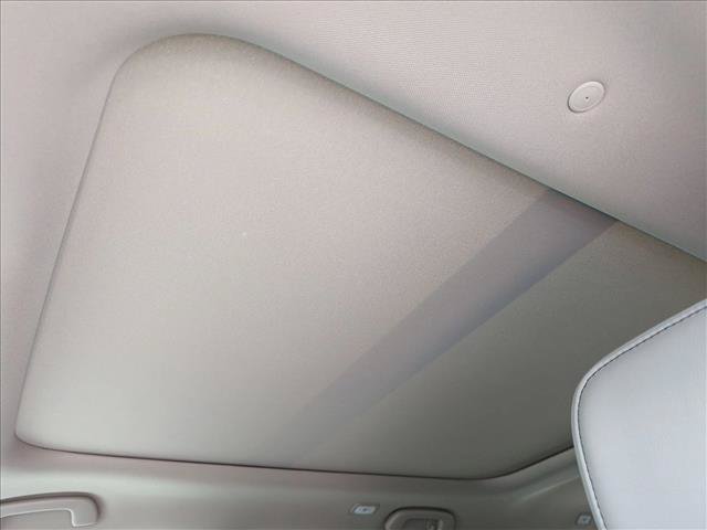 Used 2025 Honda Pilot Touring image 15
