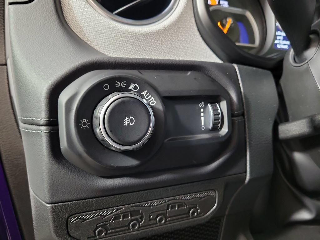 New 2026 Jeep Wrangler Unlimited Sahara w/ Technology Group AWD/4WD image 13