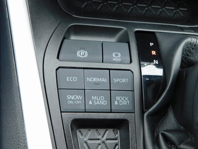 Used 2022 Toyota RAV4 LE image 33