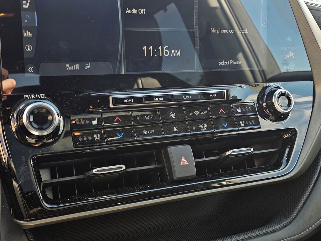 Used 2021 Toyota Highlander Limited image 23