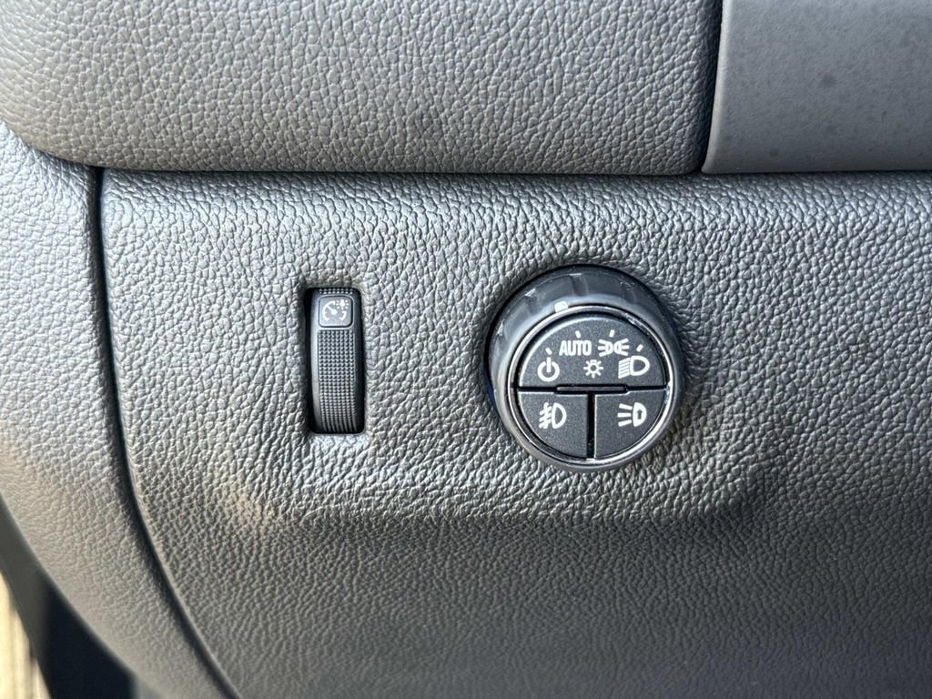 Used 2020 Chevrolet Colorado LT w/ Luxury Package RWD image 42