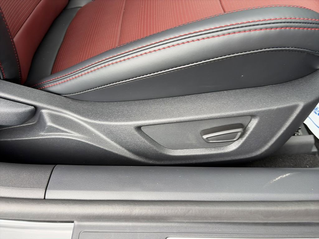 Used 2025 Ford Mustang Premium RWD image 31