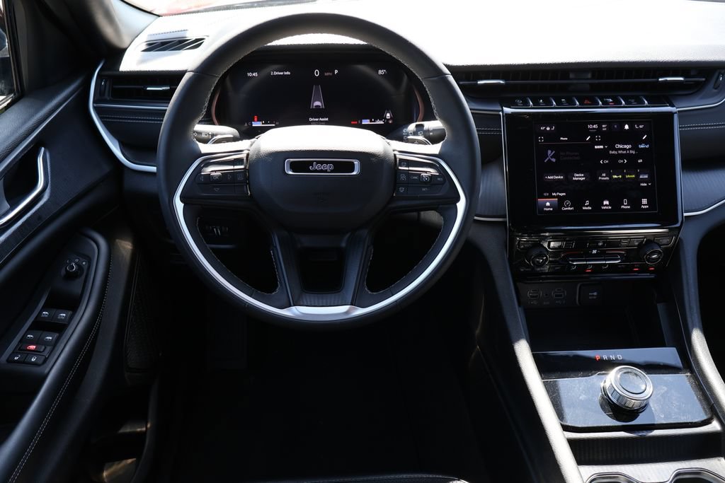 Used 2024 Jeep Grand Cherokee Altitude RWD image 4