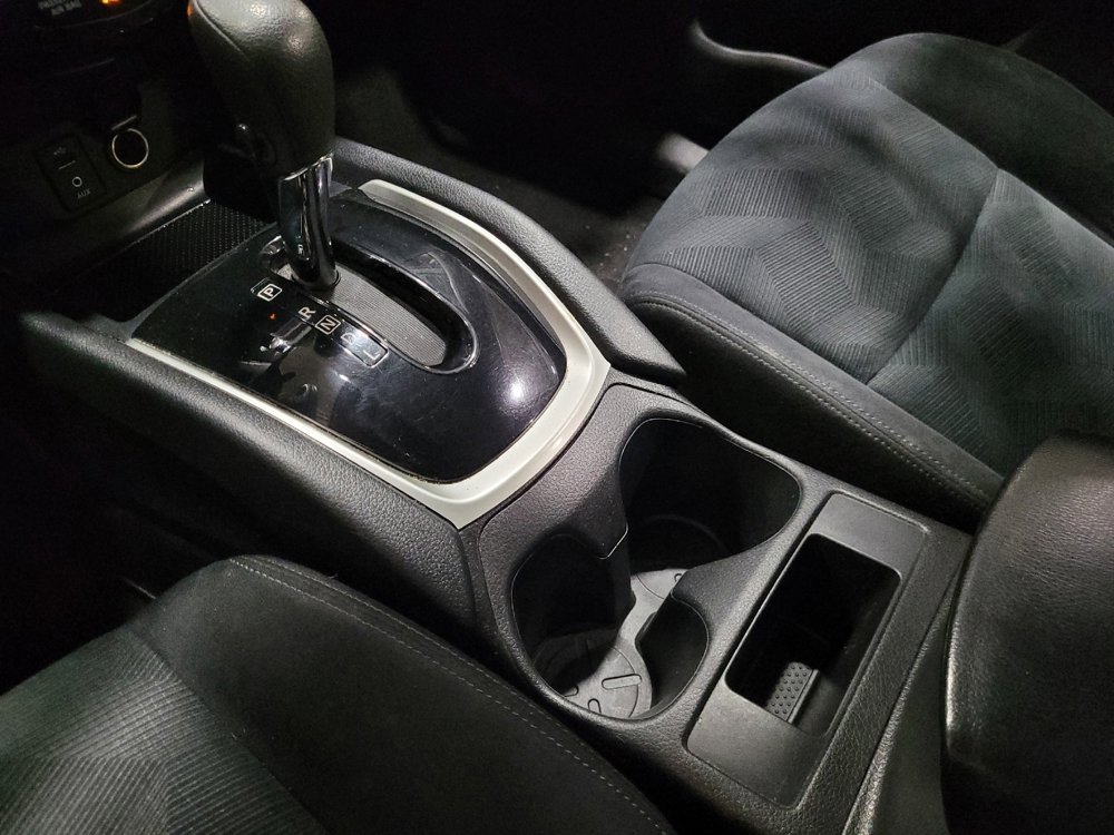 Used 2016 Nissan Rogue S image 26