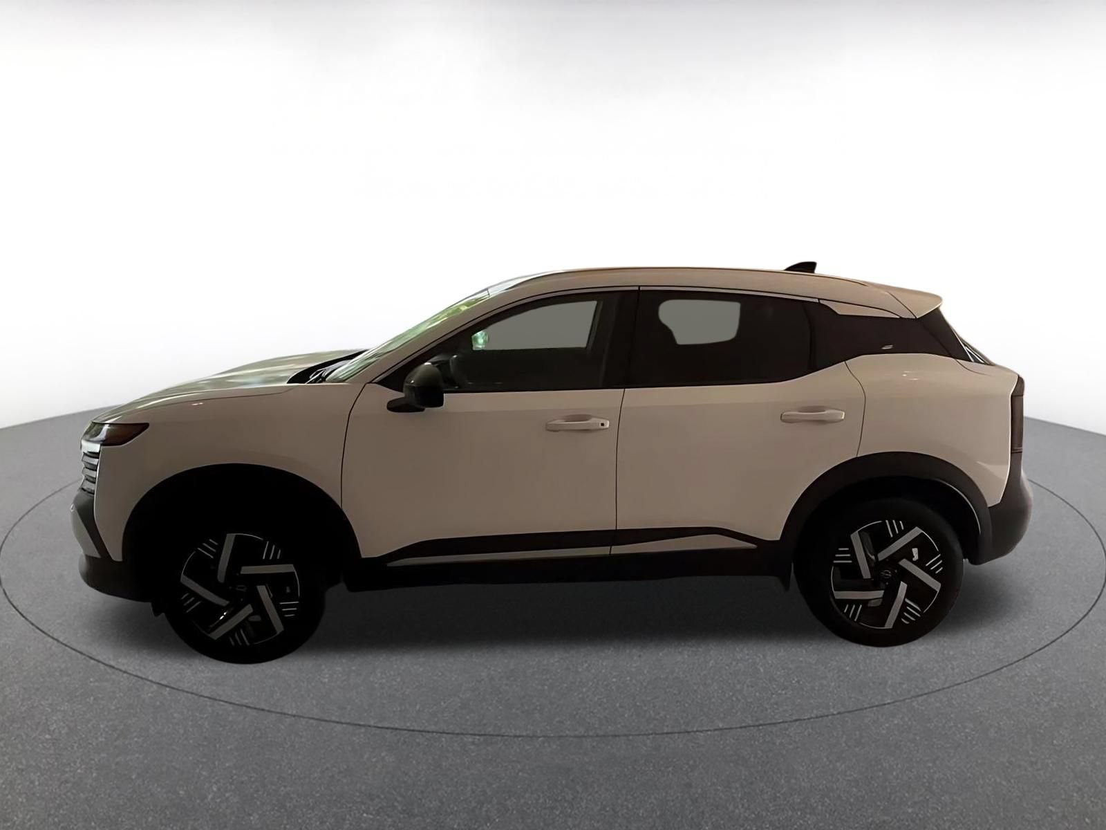 Used 2026 Nissan Kicks SV w/ Cold Weather Package FWD image 9