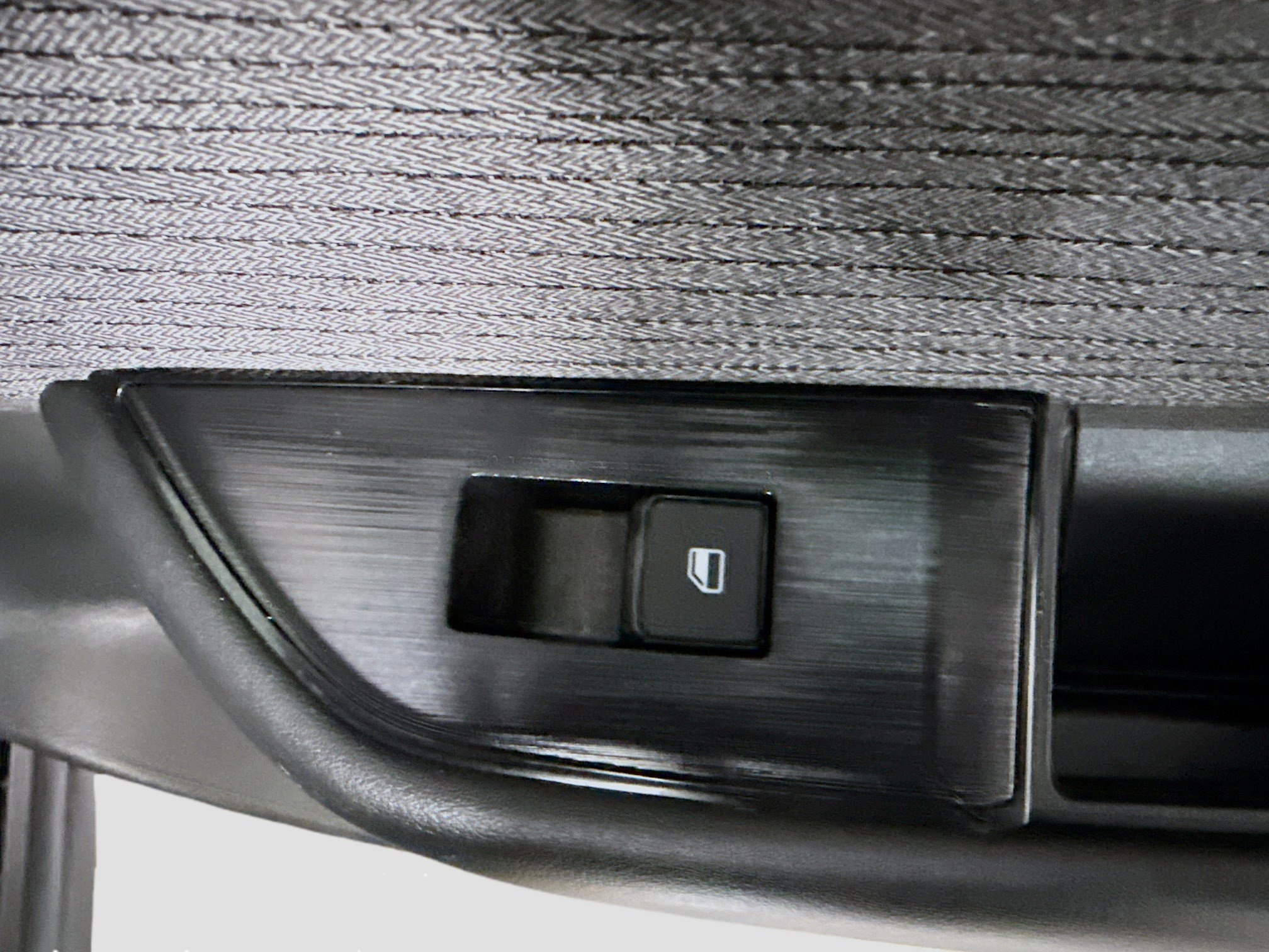 Used 2023 Nissan Rogue S image 31