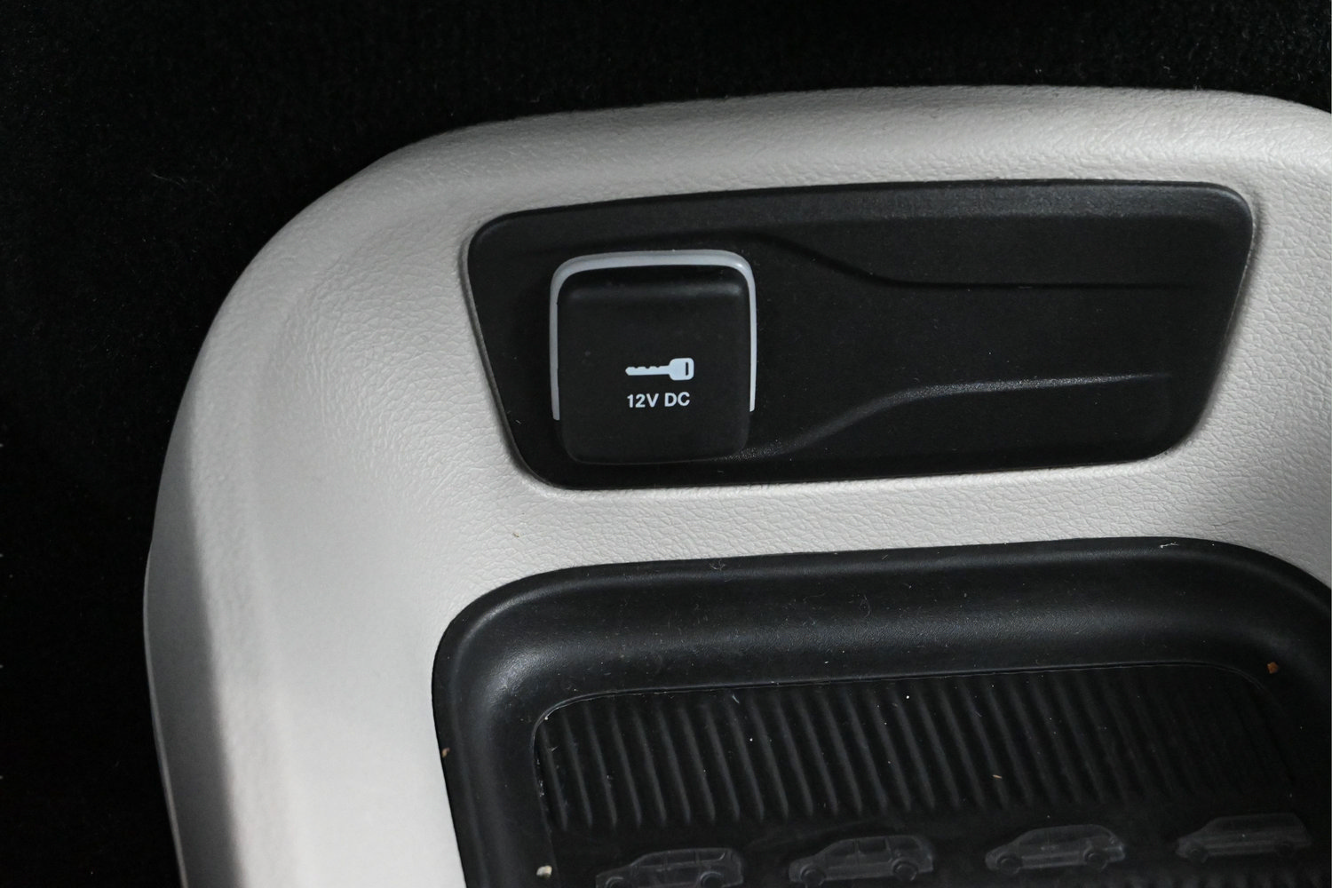 Used 2024 Chrysler Pacifica Touring-L FWD image 22