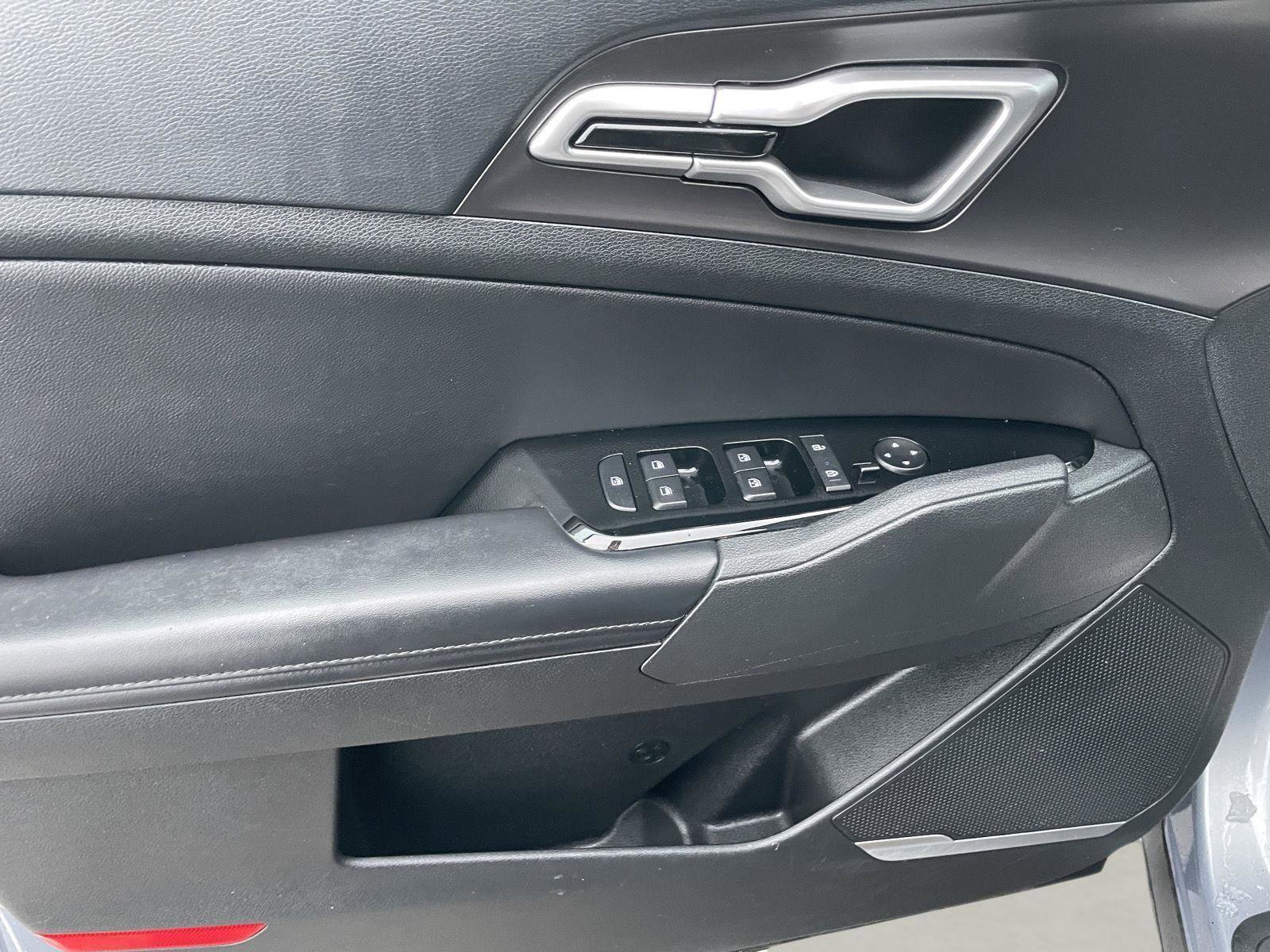 Used 2023 Kia Sportage EX image 22