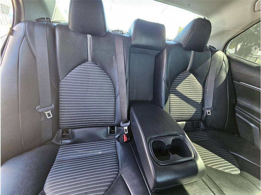Used 2023 Toyota Camry SE image 15