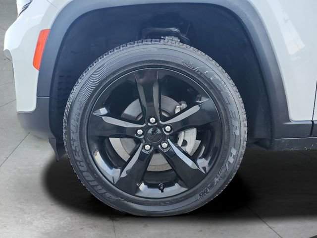 Used 2024 Jeep Grand Cherokee Altitude image 27